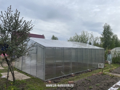 Теплица из поликарбоната весной