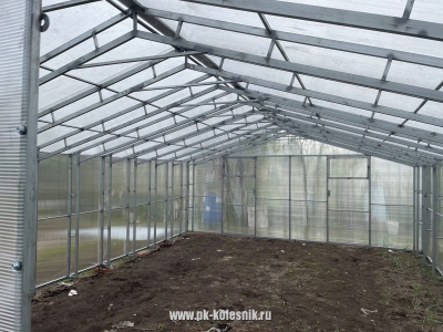 Теплица из поликарбоната  - вид изнутри
